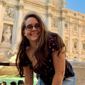 Meet your Posher, Olivia